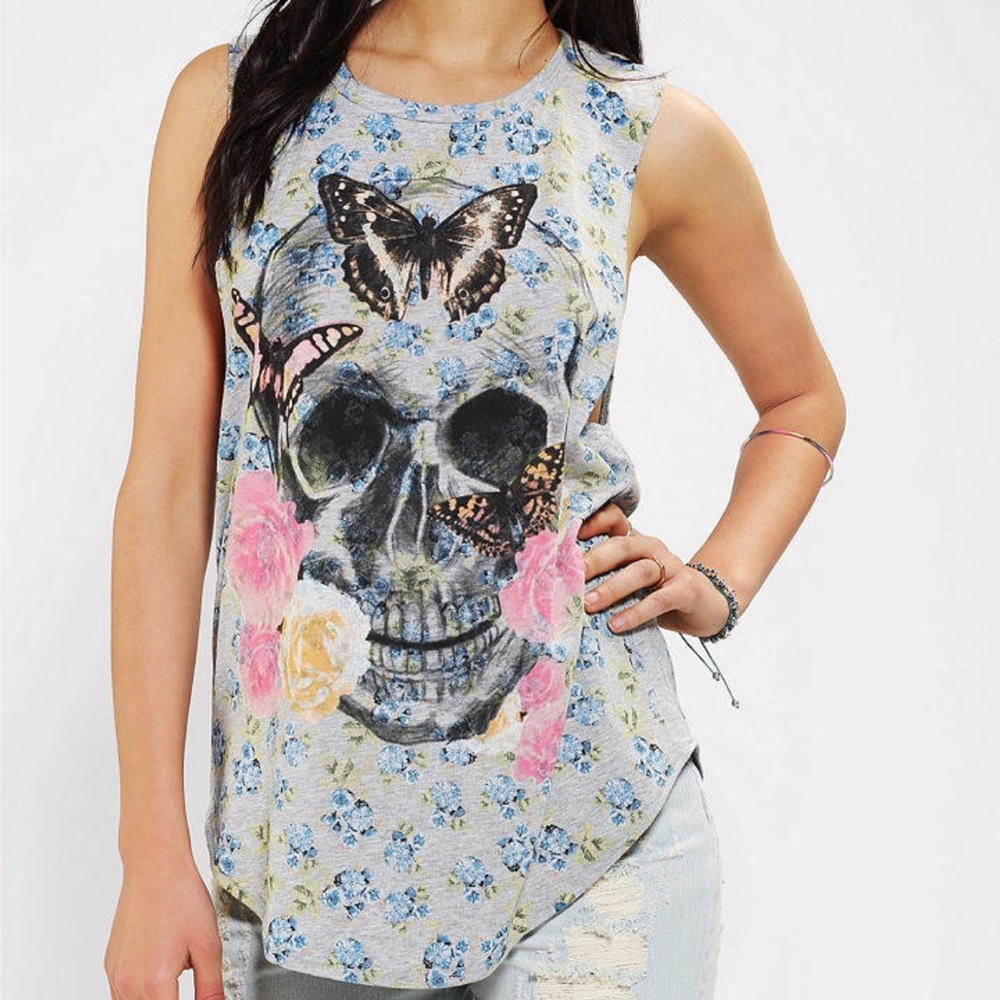Graphic Muscle Tee Size L